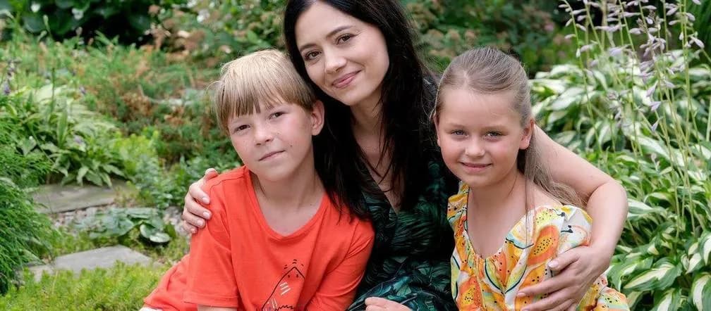 Ile dzieci ma Isamu? Poznaj rodzinę Szymona Kasprzyka