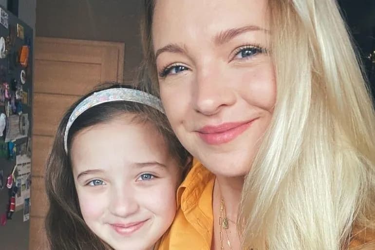 Ile lat ma córka Kurdej-Szatan? Zaskakujące fakty o Hani