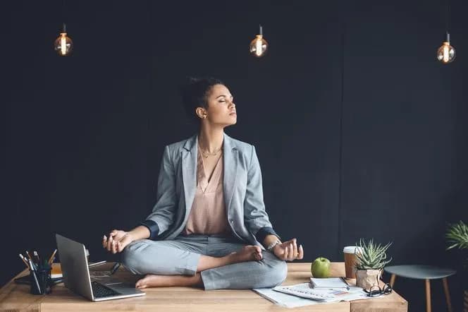 Medytacja zen na czym polega: praktyczny poradnik z instrukcjami